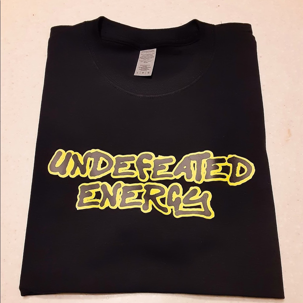 Unisex “undefeated energy“ Tee.